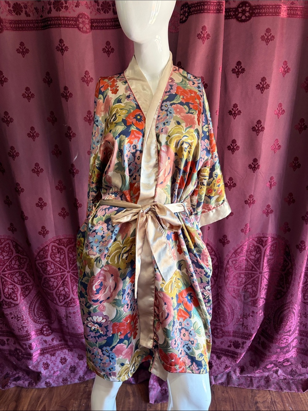 Vintage Satin Kimono Robe in Multicolor Florals Size Medium